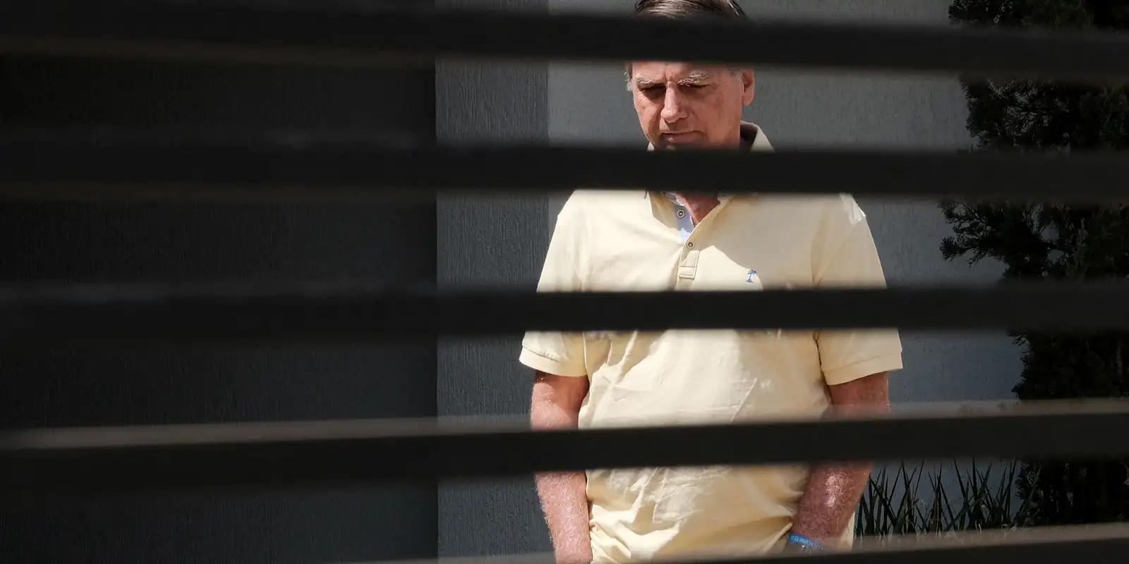 Bolsonaro inicia reabilitação pós-operatória