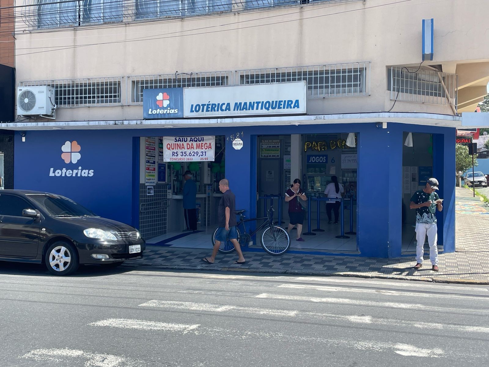 Prêmios milionários da Quina e Mega-Sena dão fama de pé quente para lotérica de Cruzeiro: 'O pessoal vem para jogar'