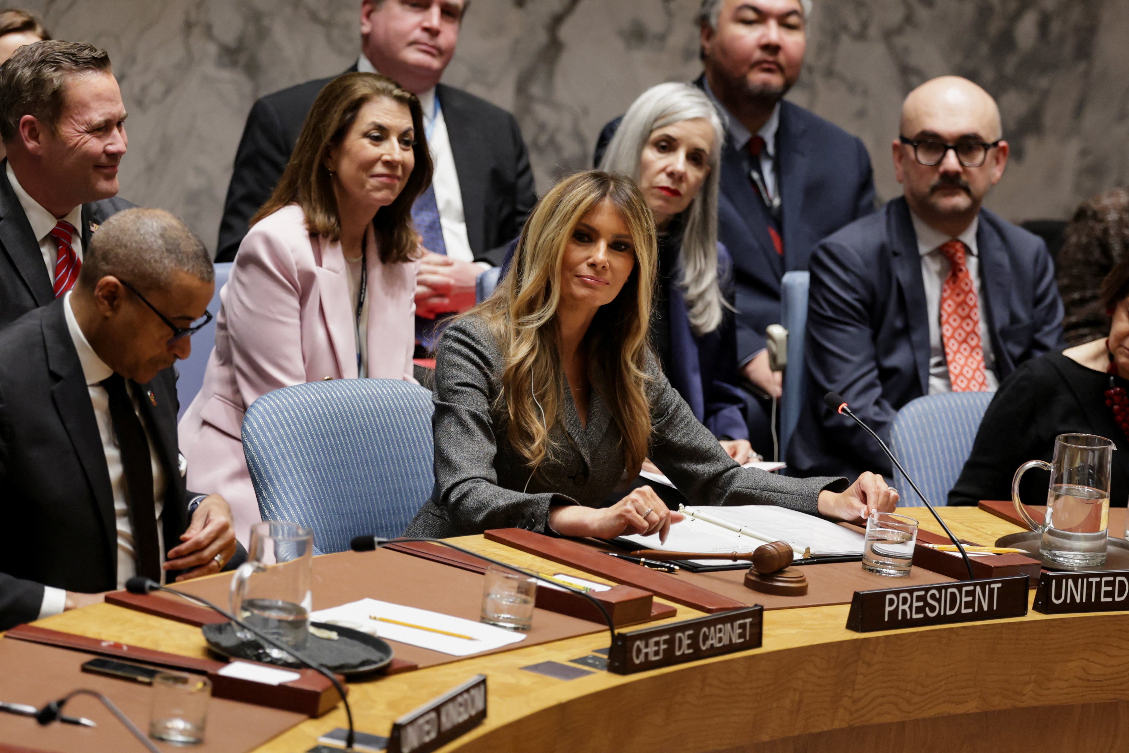 Em meio a guerra no Oriente Médio, EUA colocam Melania Trump para presidir reunião do Conselho de Segurança da ONU