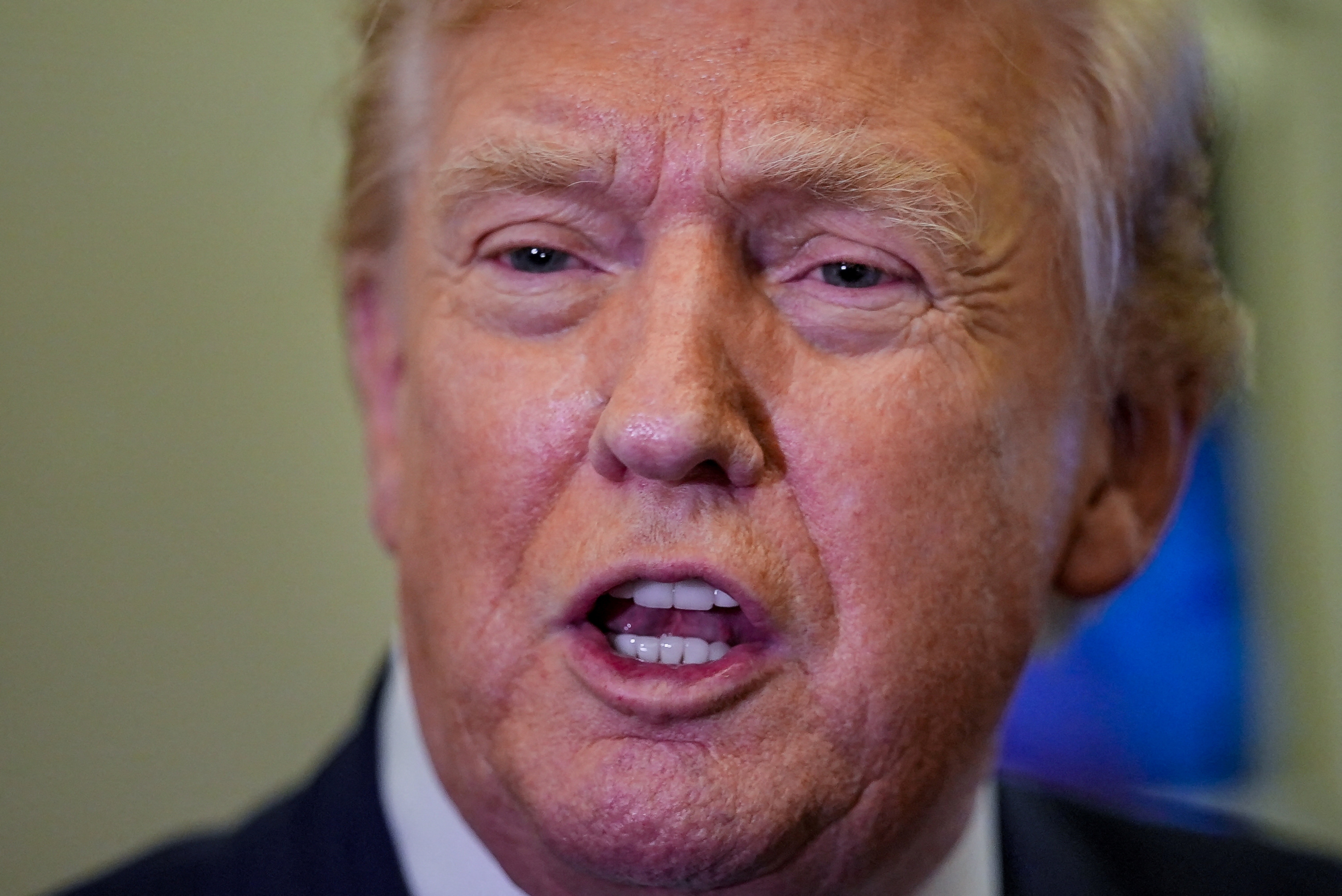 Trump faz novas ameaças ao Irã e chama o país de 'perdedor do Oriente Médio'