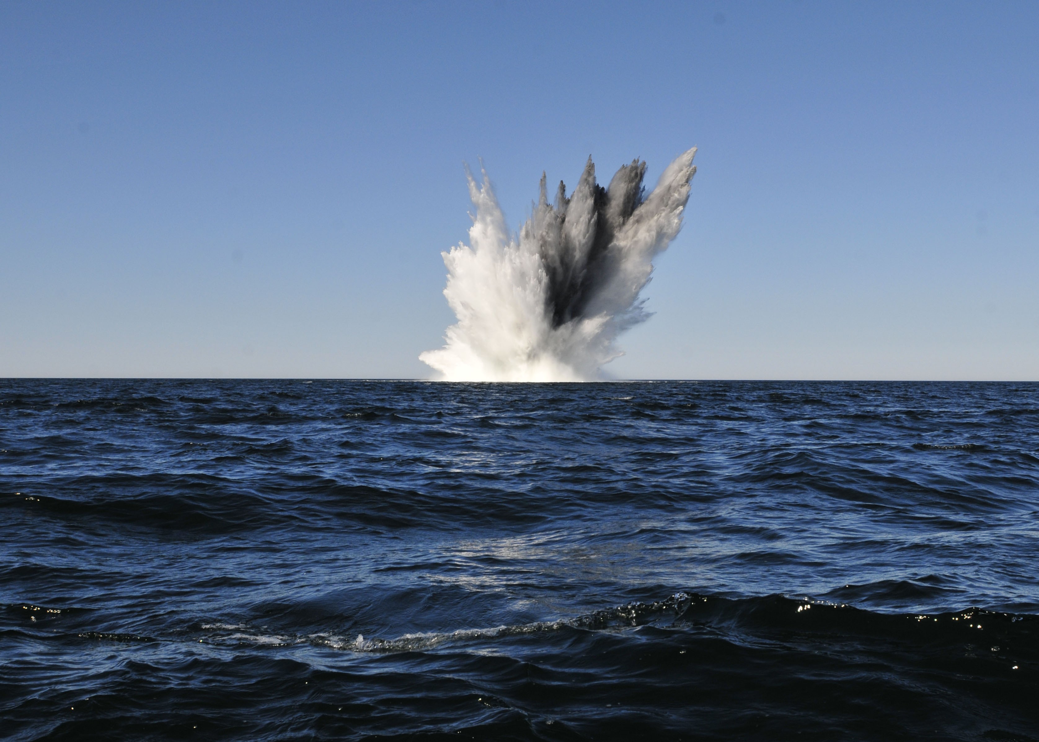 Risco no mar: o que são as minas navais e por que elas podem agravar a guerra entre Irã, EUA e Israel