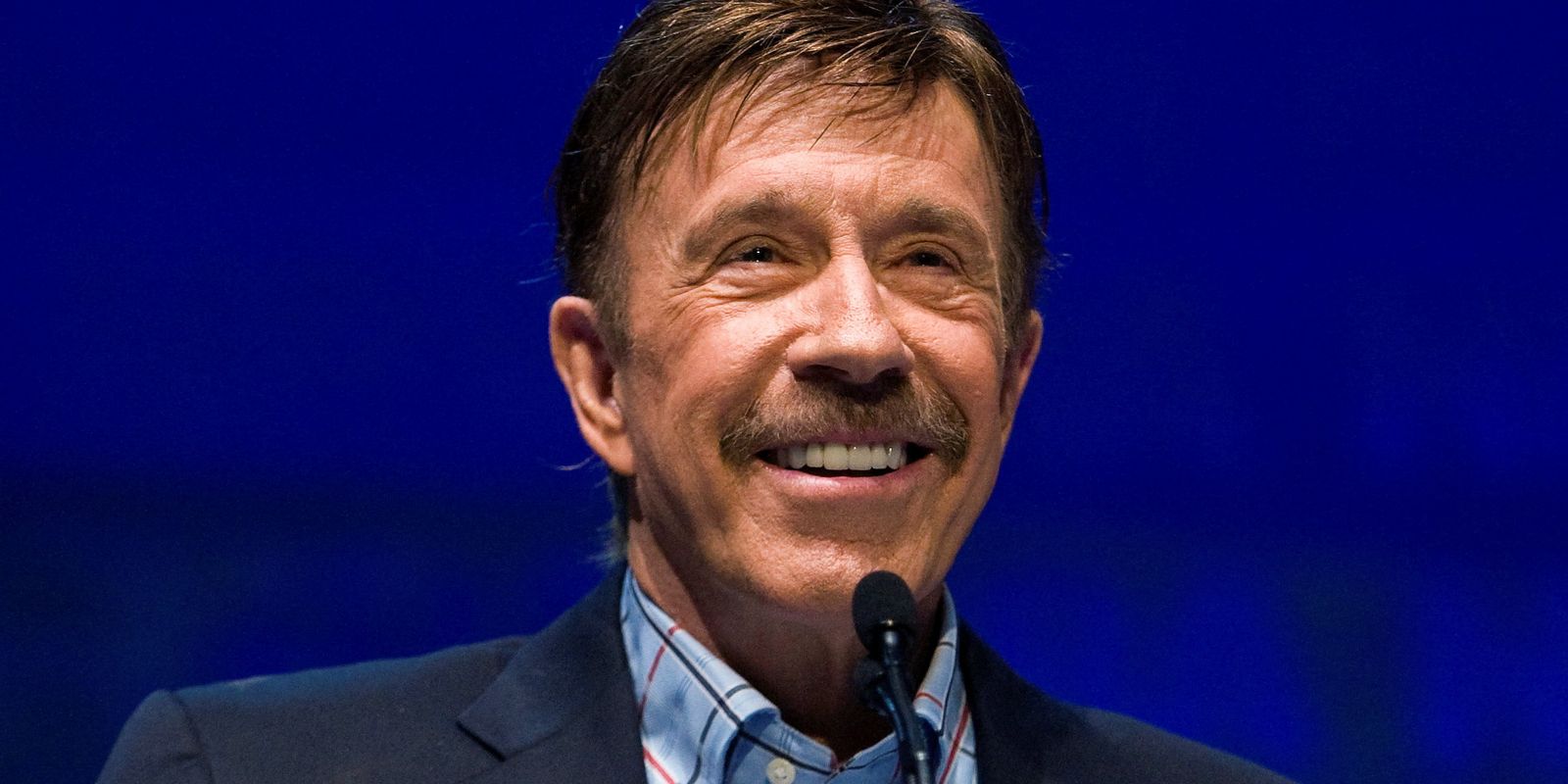 Chuck Norris, astro de filmes de ação e dos memes, morre aos 86 anos