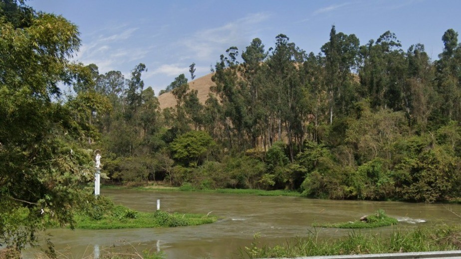 Corpo em estado avançado de decomposição é encontrado no Rio Paraíba, em Lavrinhas