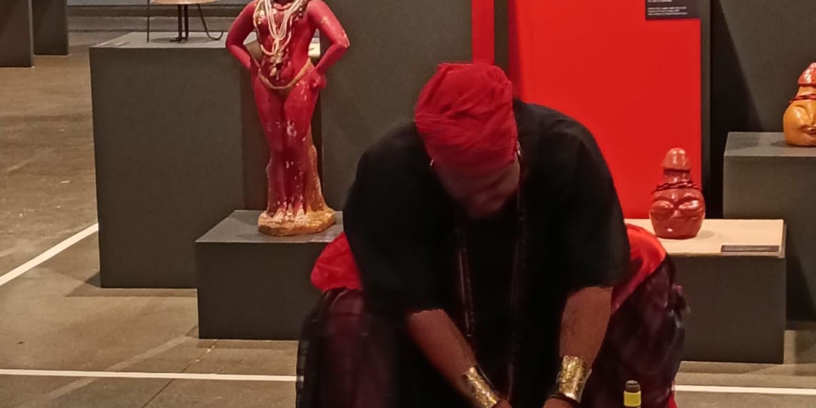 Exposição explora presença de Exu na cultura afro-brasileira