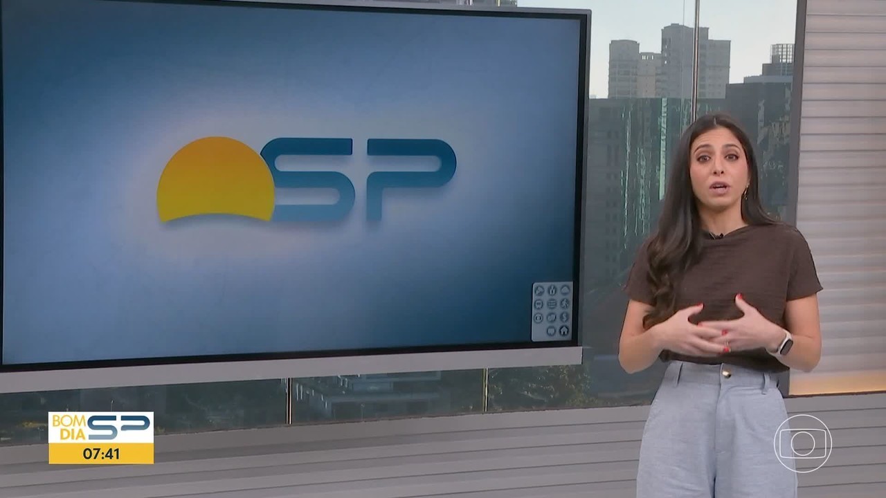 Batida entre caminhões deixa um ferido grave e interdita pista na Fernão Dias, em Bragança Paulista