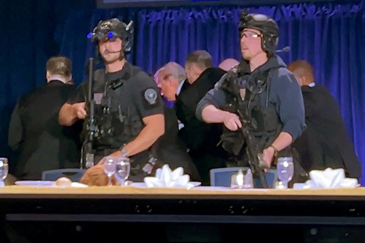 Trump diz que homem detido após tiros durante jantar em hotel é 'lobo solitário'