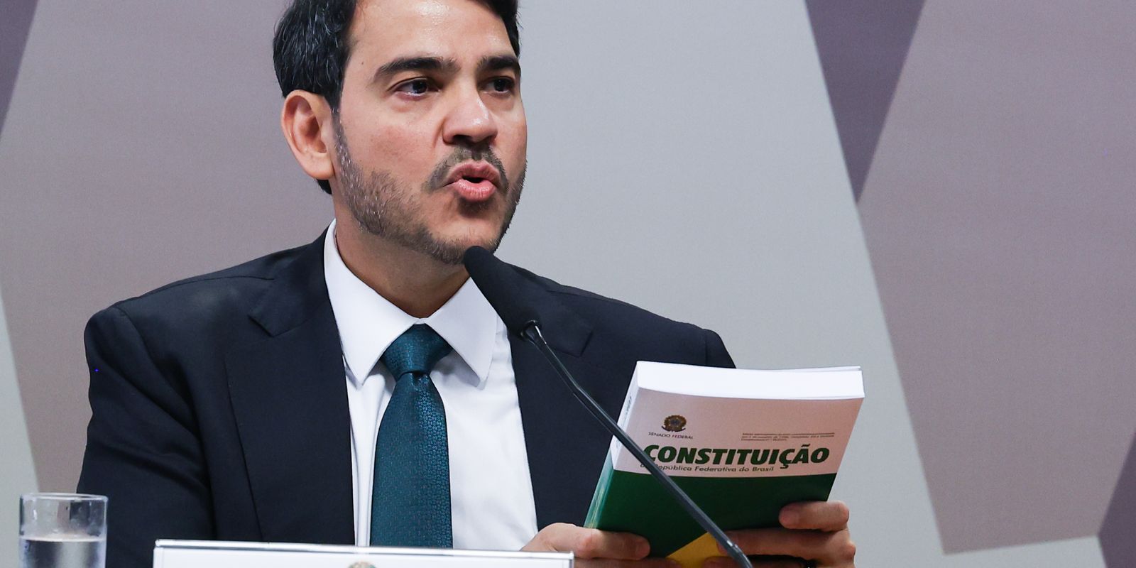 Em sabatina, Messias defende autocontenção do STF em pautas polêmicas