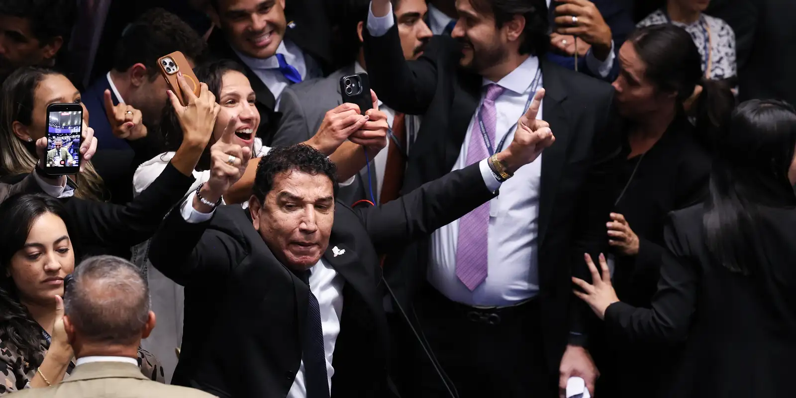 Senado rejeita indicação de Messias para o STF