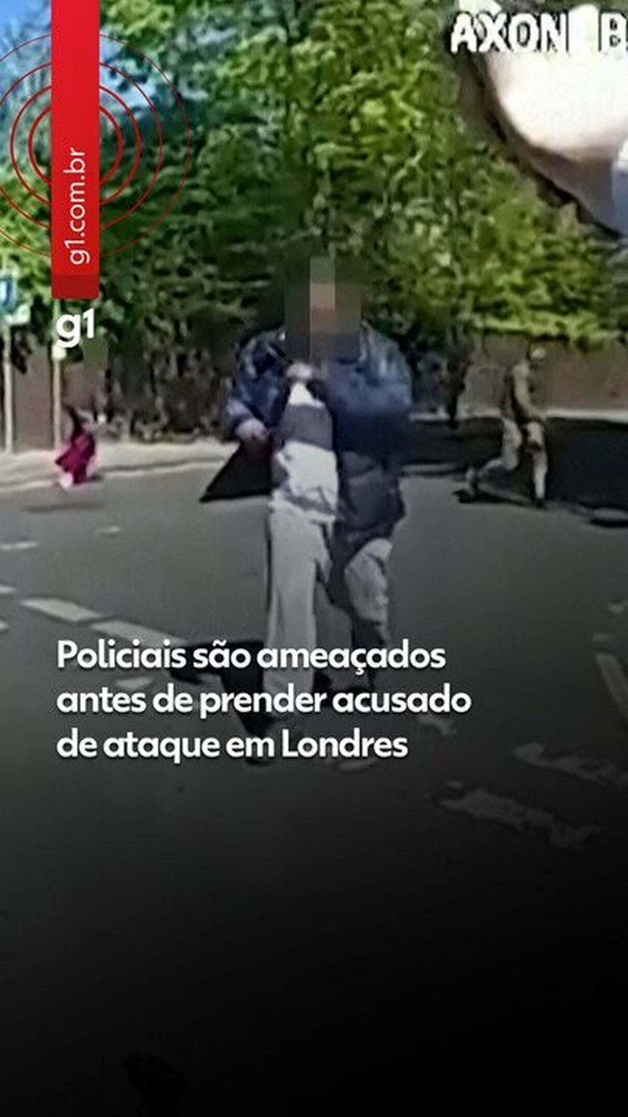 VÍDEO mostra suspeito de ataque avançando com uma faca contra policiais em Londres