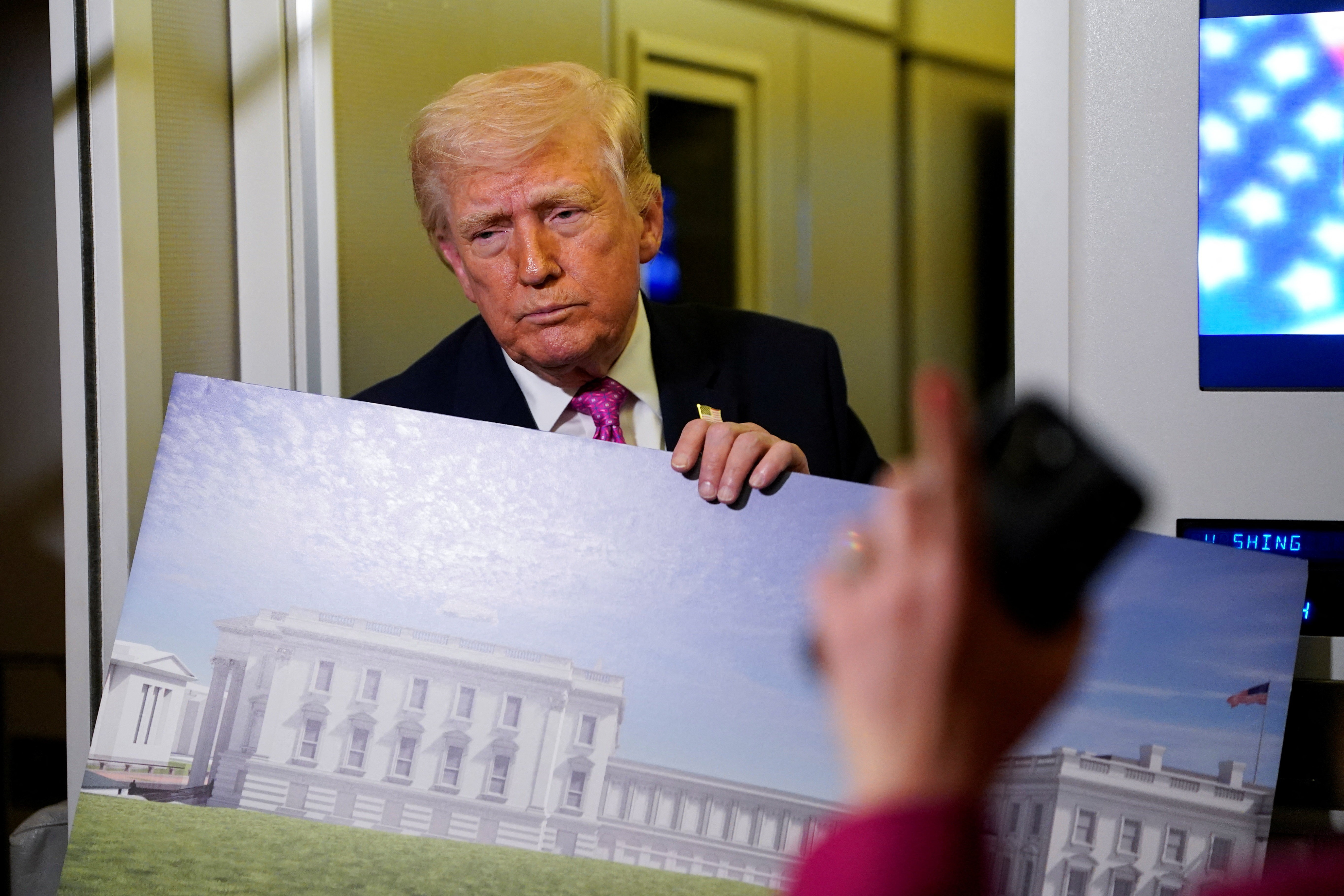 Trump confirma que salão de baile na Casa Branca custará cerca de US$ 400 milhões, o dobro do preço inicial