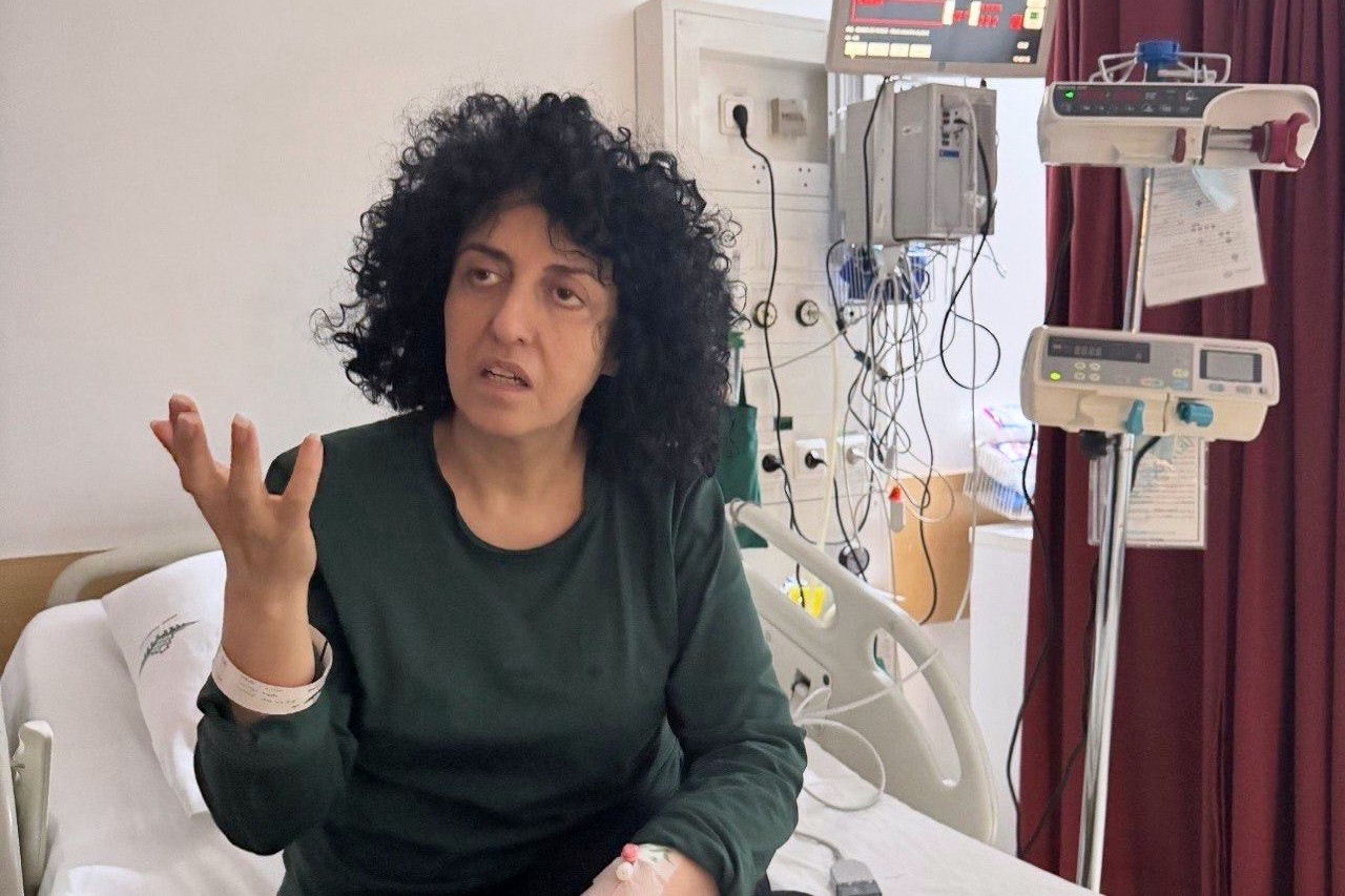 Nobel da Paz, Narges Mohammadi é transferida para hospital em Teerã