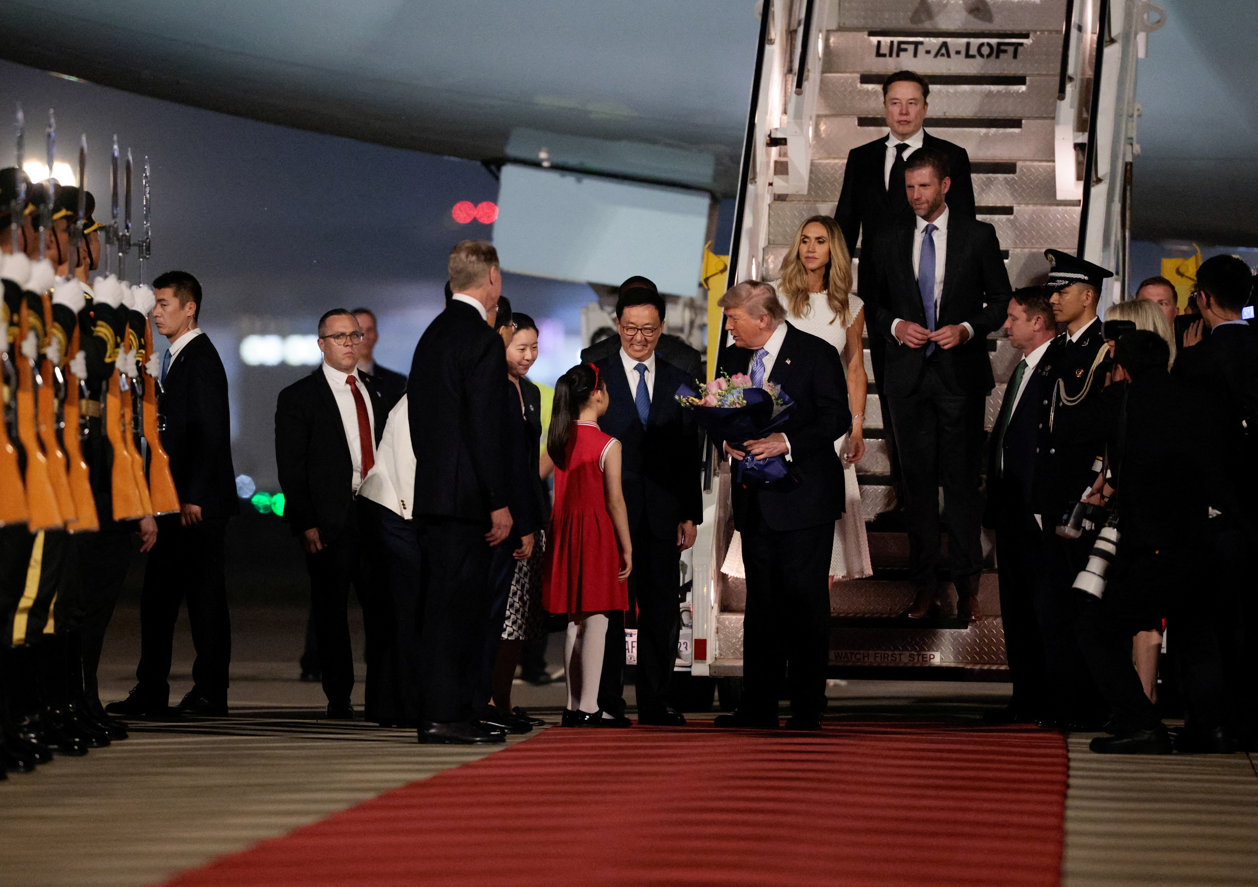 Trump chega a China para encontro com Xi Jinping; veja agenda