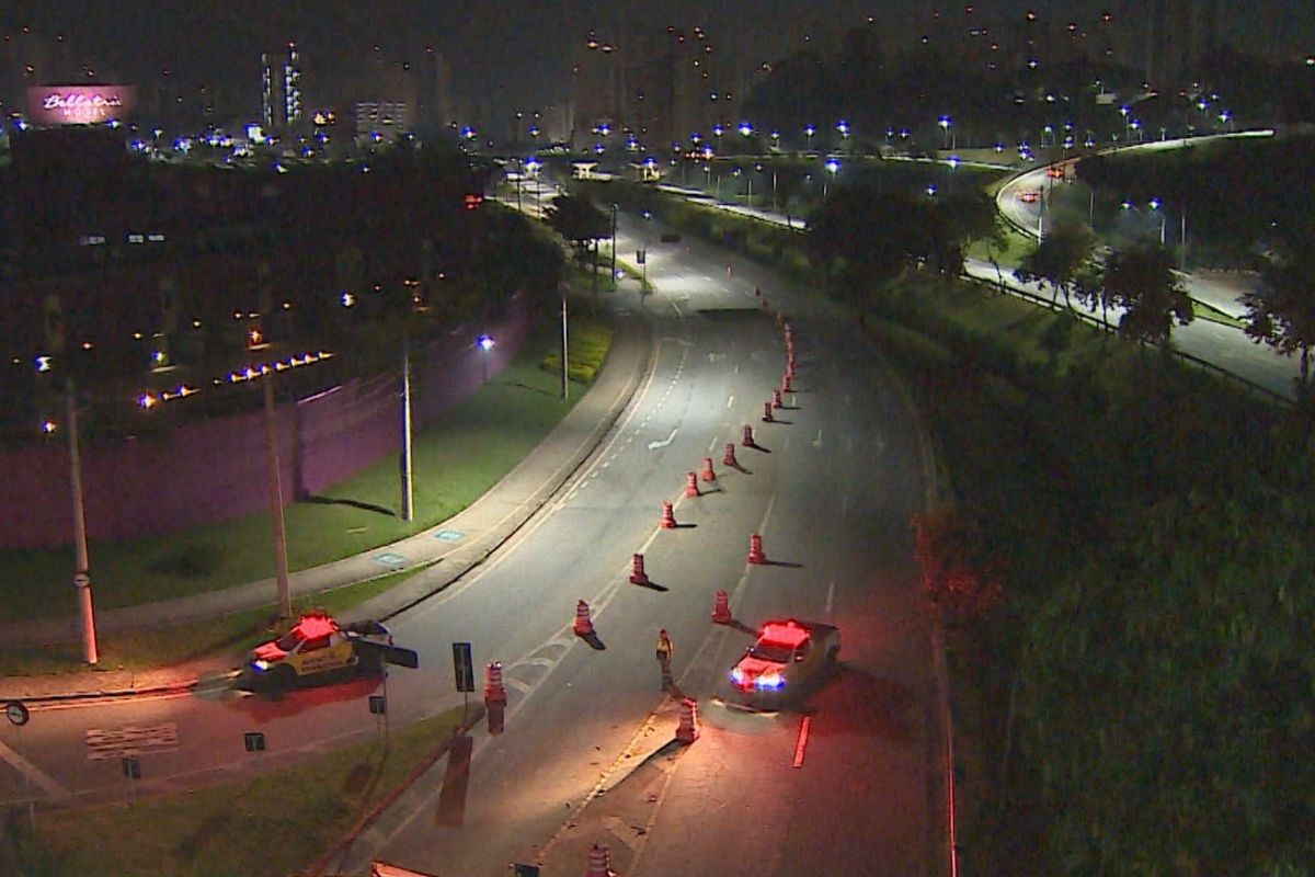 Obras de ampliação do Viaduto do Vidoca são retomadas e interditam trecho de avenida em São José dos Campos