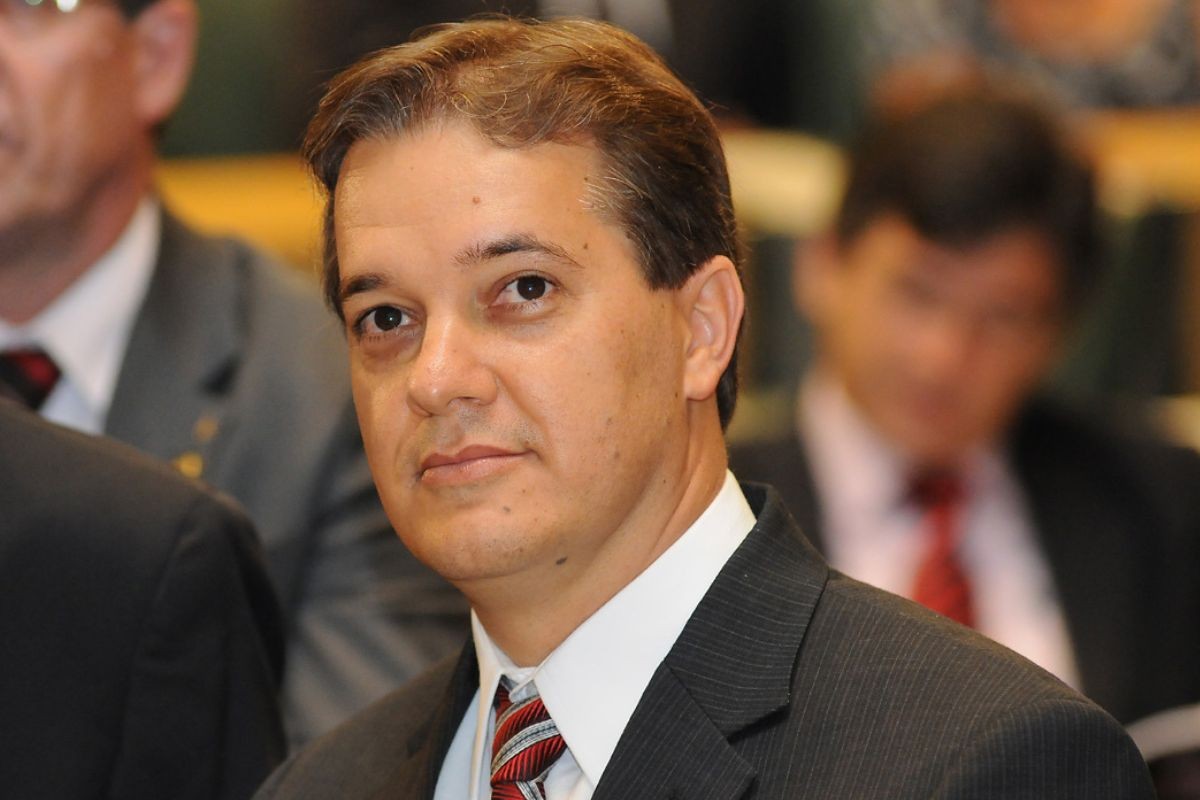TJSP condena ex-prefeito Carlinhos Almeida, do PT, e outras 14 pessoas no caso ‘bolsa esposa’ em São José