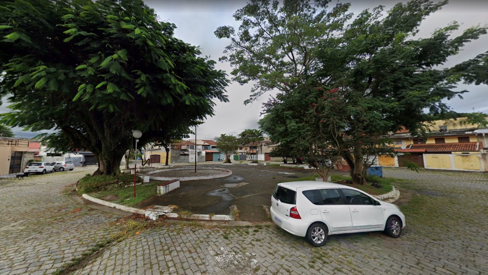 Adolescente de 17 anos é assassinado a tiros em praça no bairro Cecap, em Taubaté
