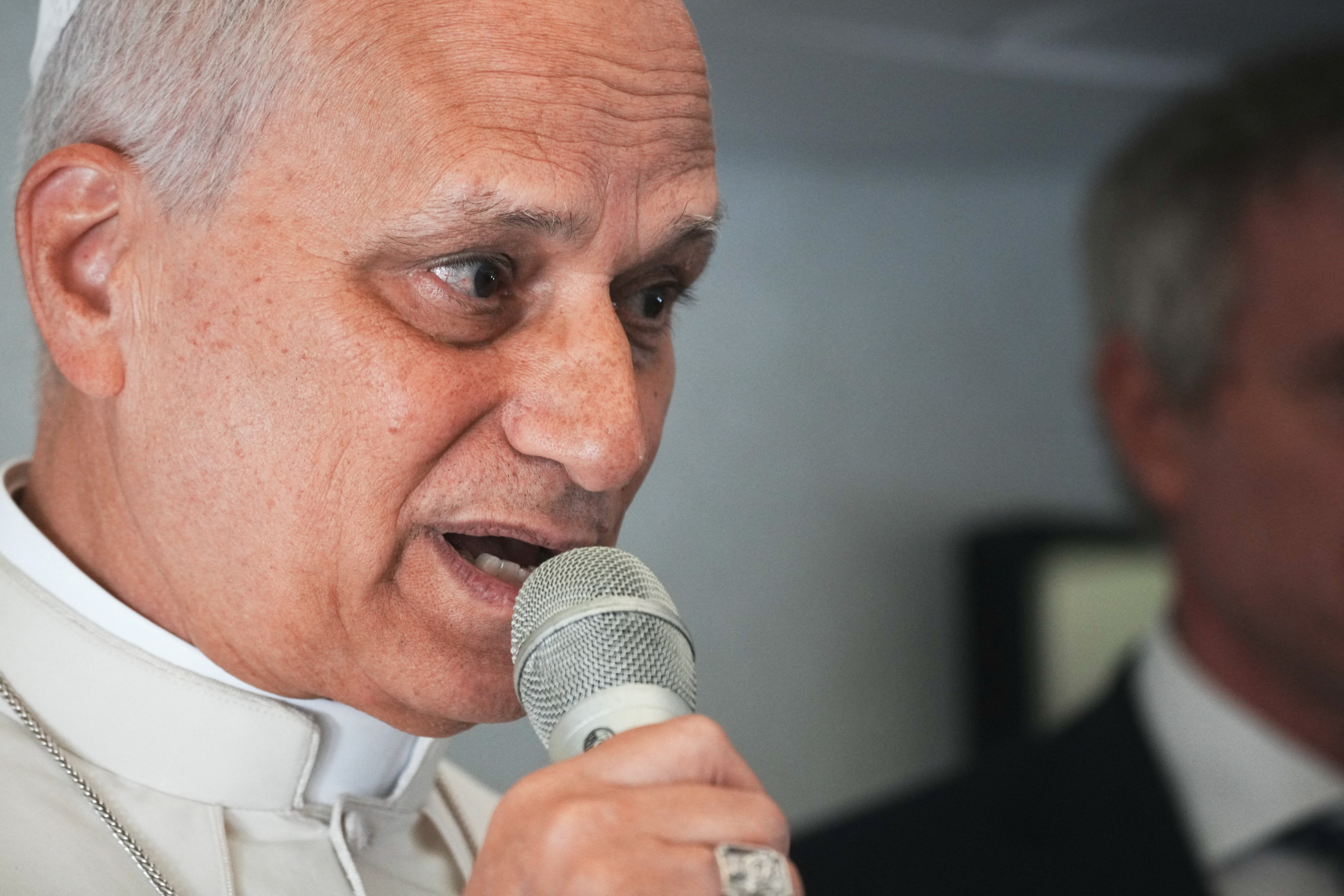 Papa rejeita 'teoria da guerra justa' e acaba com 'permissão' católica para conflitos