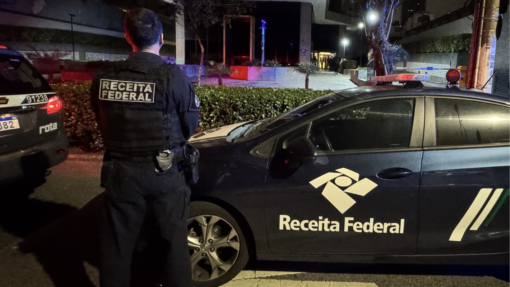 Operação contra lavagem de dinheiro e fraude em combustíveis cumpre mandados em Atibaia, SP