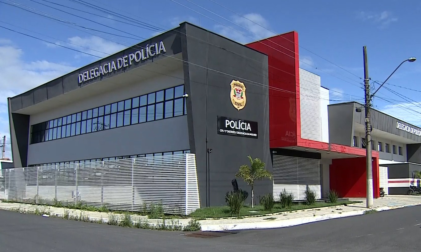 Motociclista morre após bater de frente com carro na BR-459, em Lorena
