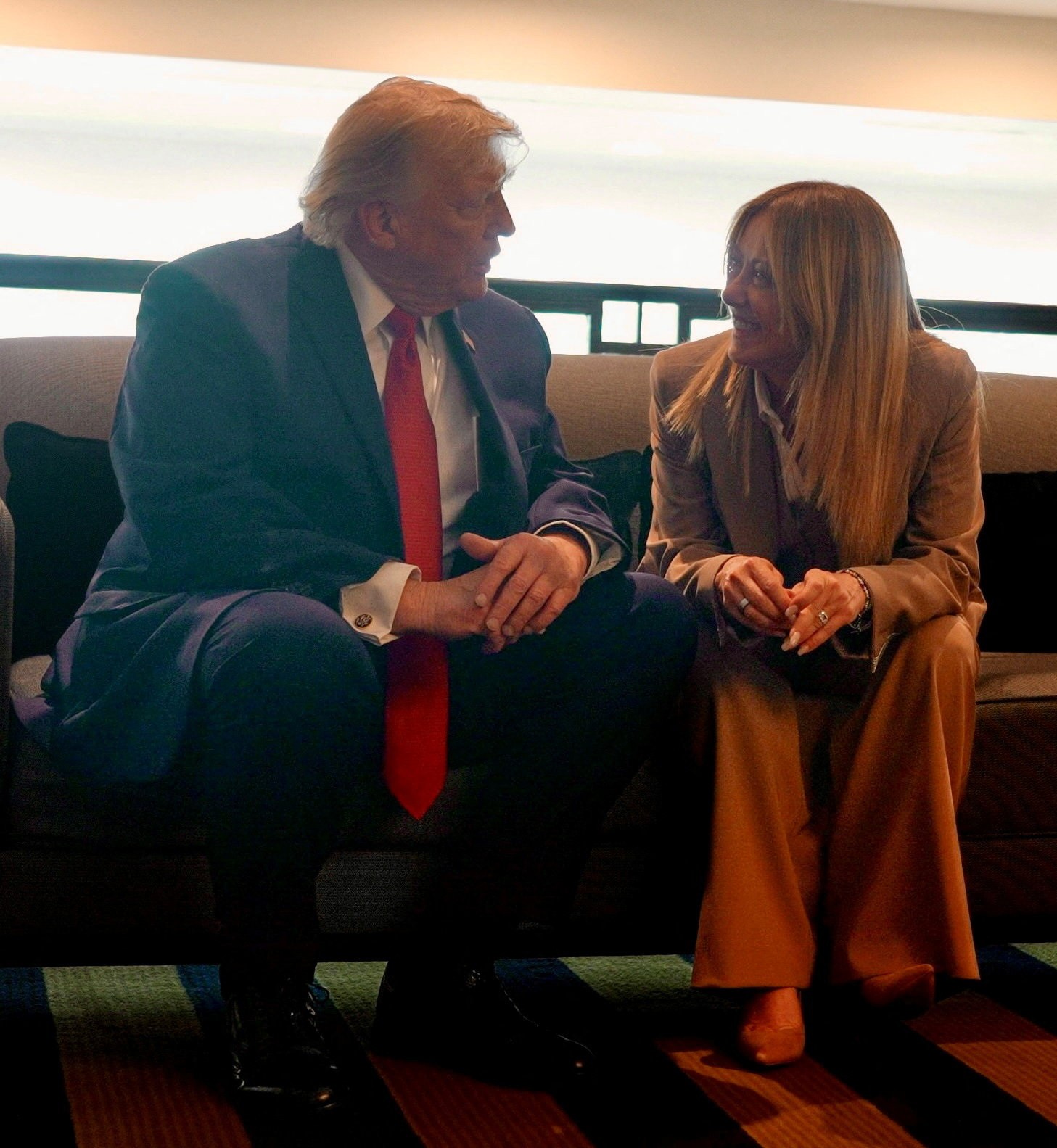 Trump volta a criticar Meloni: 'Nível de popularidade em baixa na Itália'