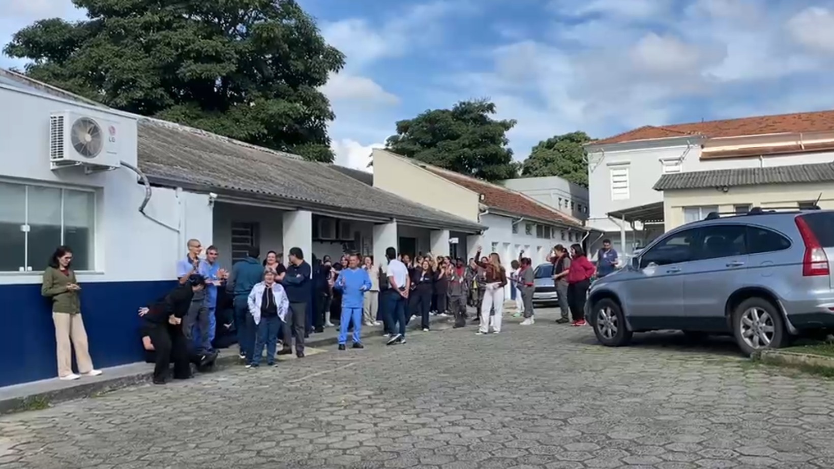 Funcionários do Hmut encerram paralisação após pagamento de salários em Taubaté