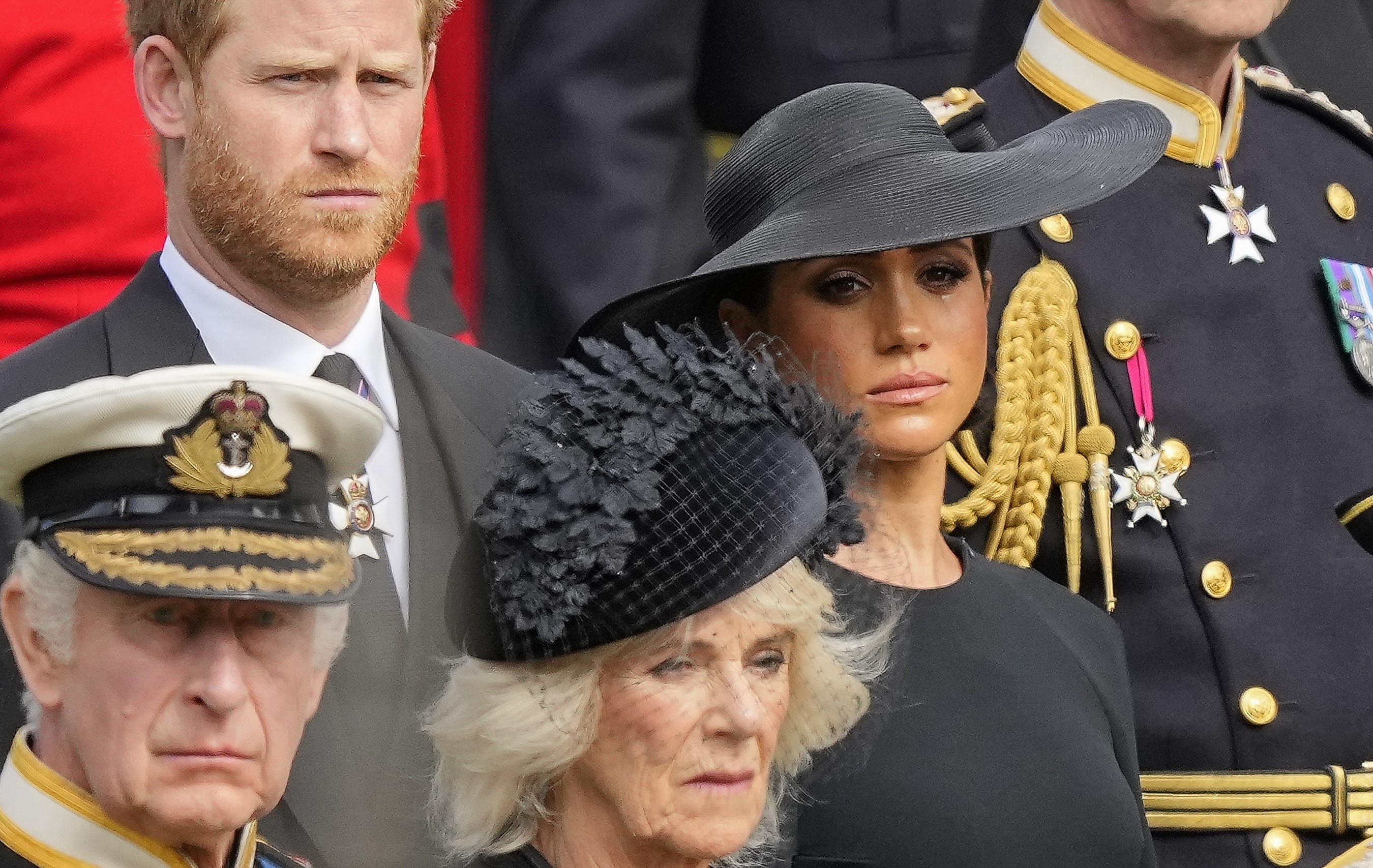 Rei Charles III recebe príncipe Harry e sua família pela 1ª vez em anos em tentativa de superar rompimento na realeza