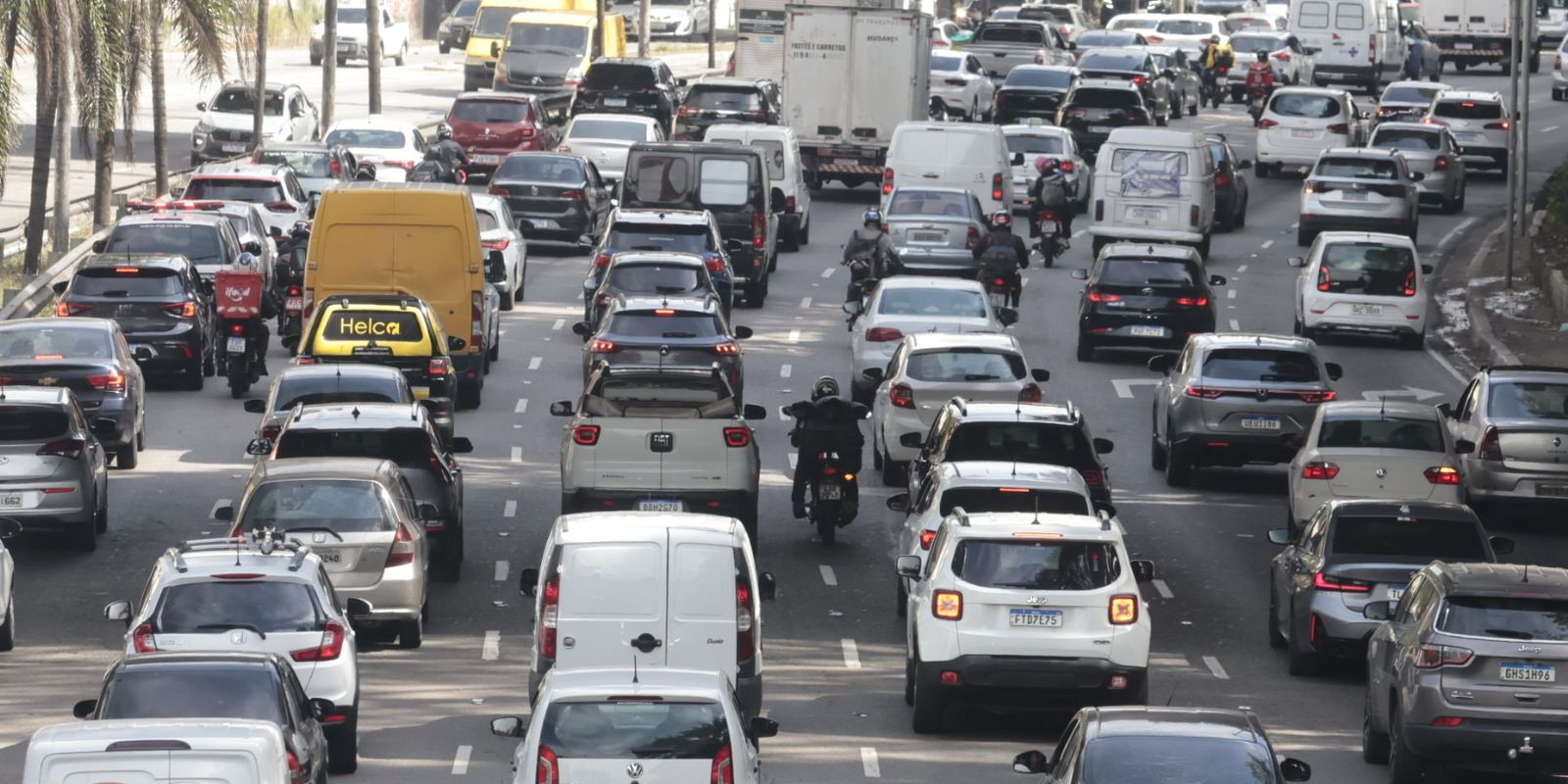 Greve de trens em SP causa congestionamento de mais de 2 mil km 