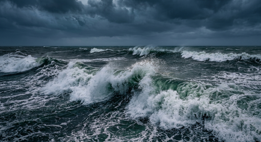 Marinha alerta para ressaca marítima no Litoral Norte de SP com ondas de até 3 metros