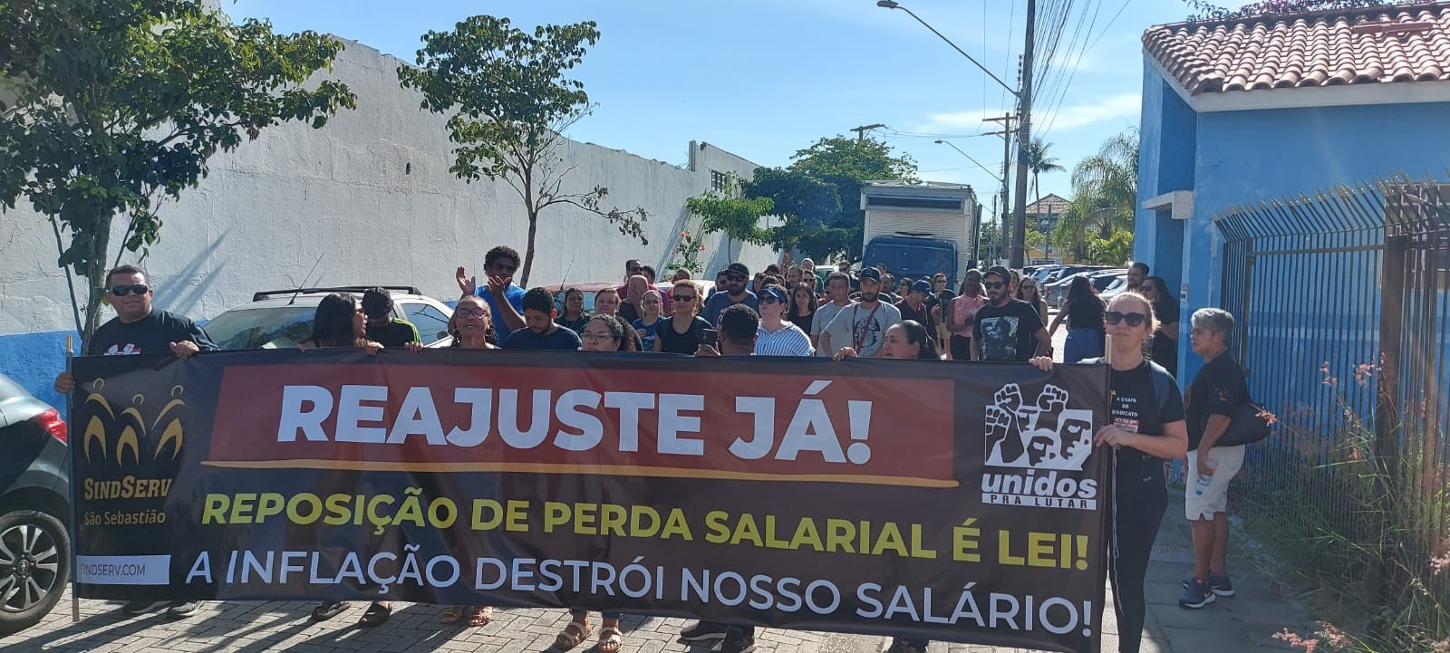 Cobrando reajuste salarial, servidores fazem paralisação em São Sebastião