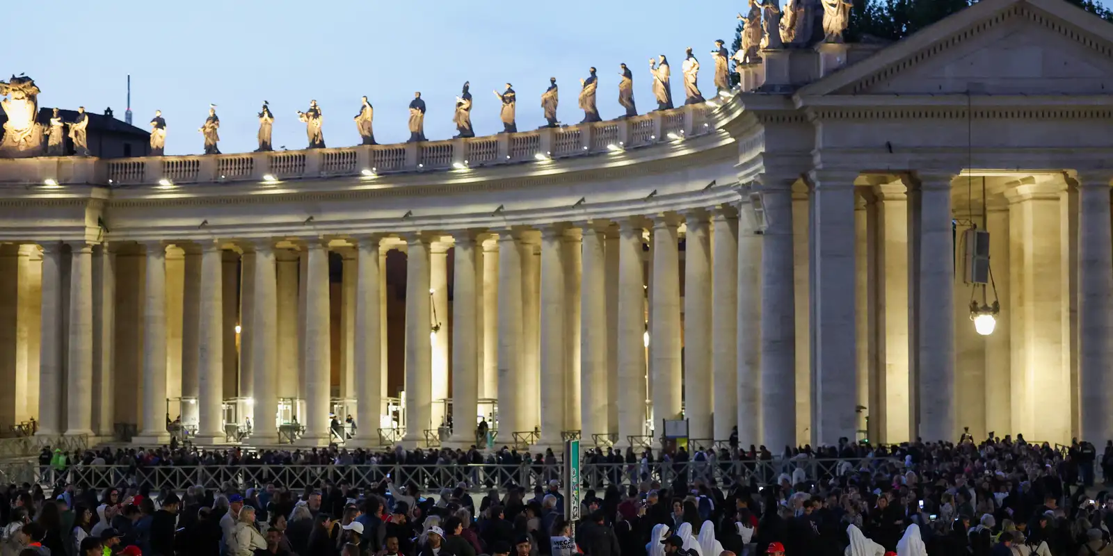 Conclave: Vaticano tem fumaça preta após nova votação