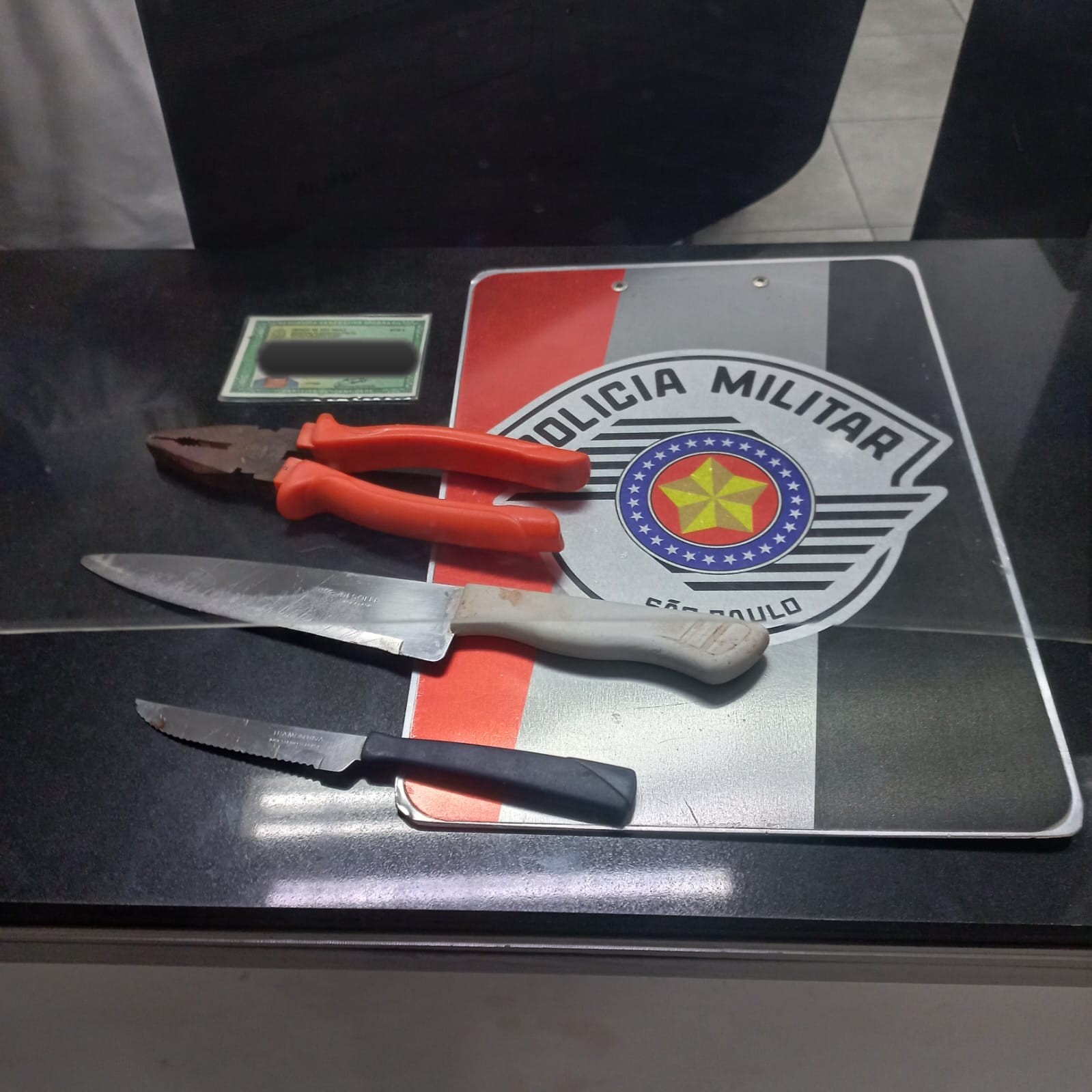 Homem é preso por espancar e mutilar companheira grávida em Piracaia