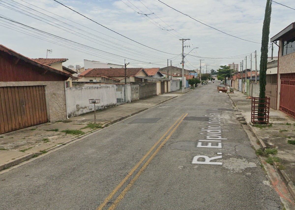 Criança fica ferida após ser atropelada por carro dirigido por idoso sem habilitação, em Taubaté