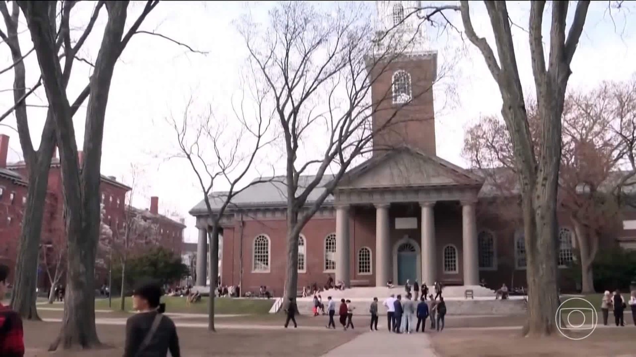 Trump x Harvard: governo diz que irá cortar mais US$ 60 milhões porque a universidade 'falhou em combater o assédio antissemita'