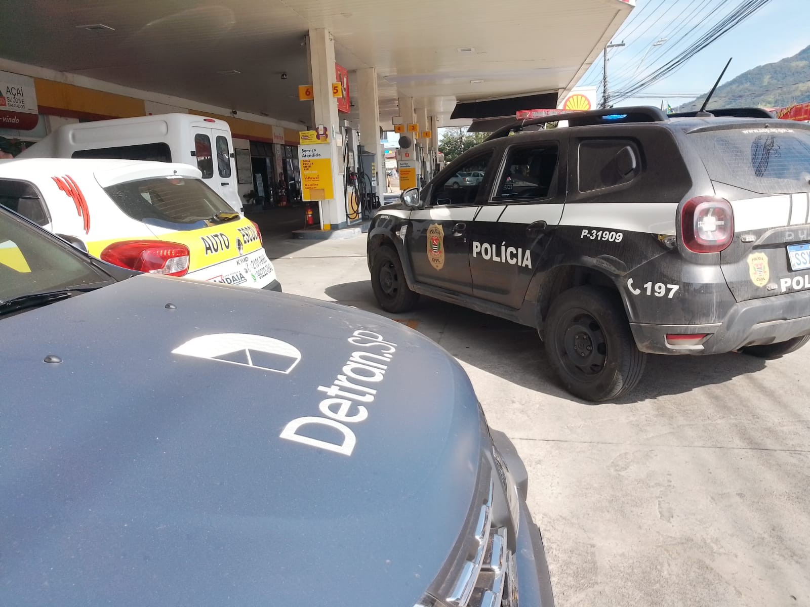 Quatro suspeitos de fraude em autoescola são detidos em operação do Detran em Caraguatatuba, SP
